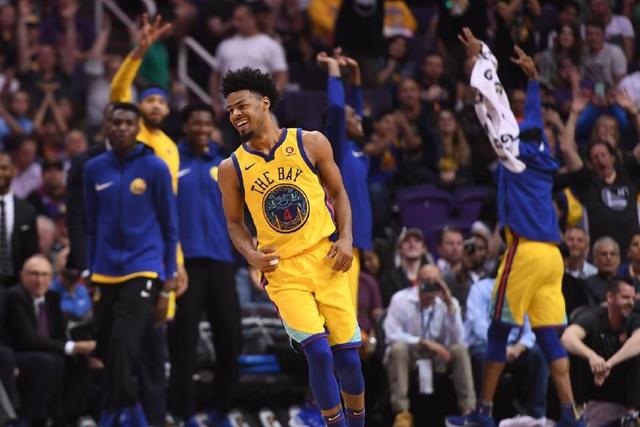 塔图姆35+14绿军擒公牛7连胜 活塞大胜步行者