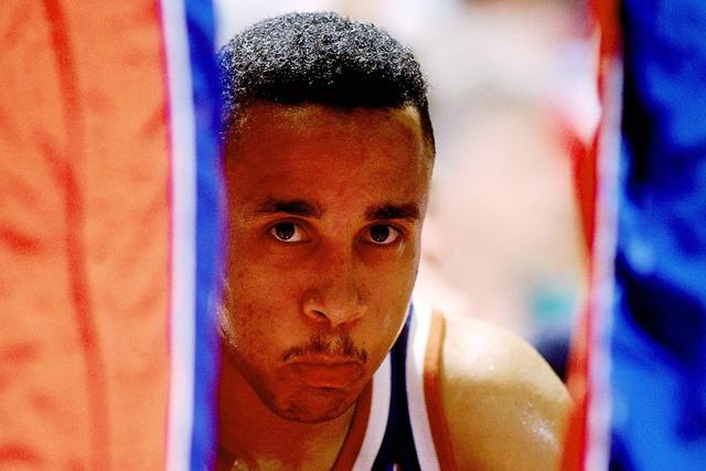 欧文25分独行侠终结雷霆4连胜 灰熊大胜马刺