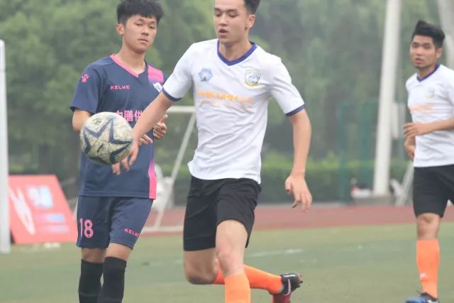 迪文琴佐32分尼克斯送灰熊6连败 热火大胜魔术